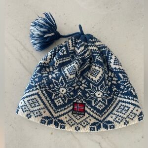 DEVOLD NORWAY 100% WOOL  winter cap hat ski running snowsport cycling M Sweater